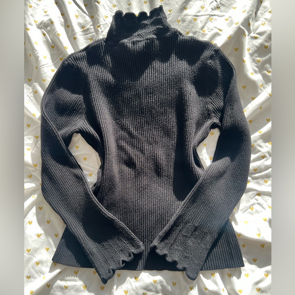 Nine & Co. Charcoal Ribbed Turtleneck Sweater